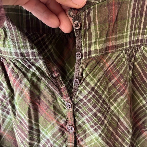 Maurices Green and Brown Plaid V-Neck Blouse - Picture 4 of 6